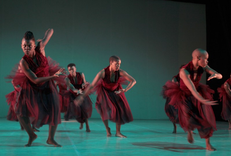 DadaMasilo_Giselle röd grupp