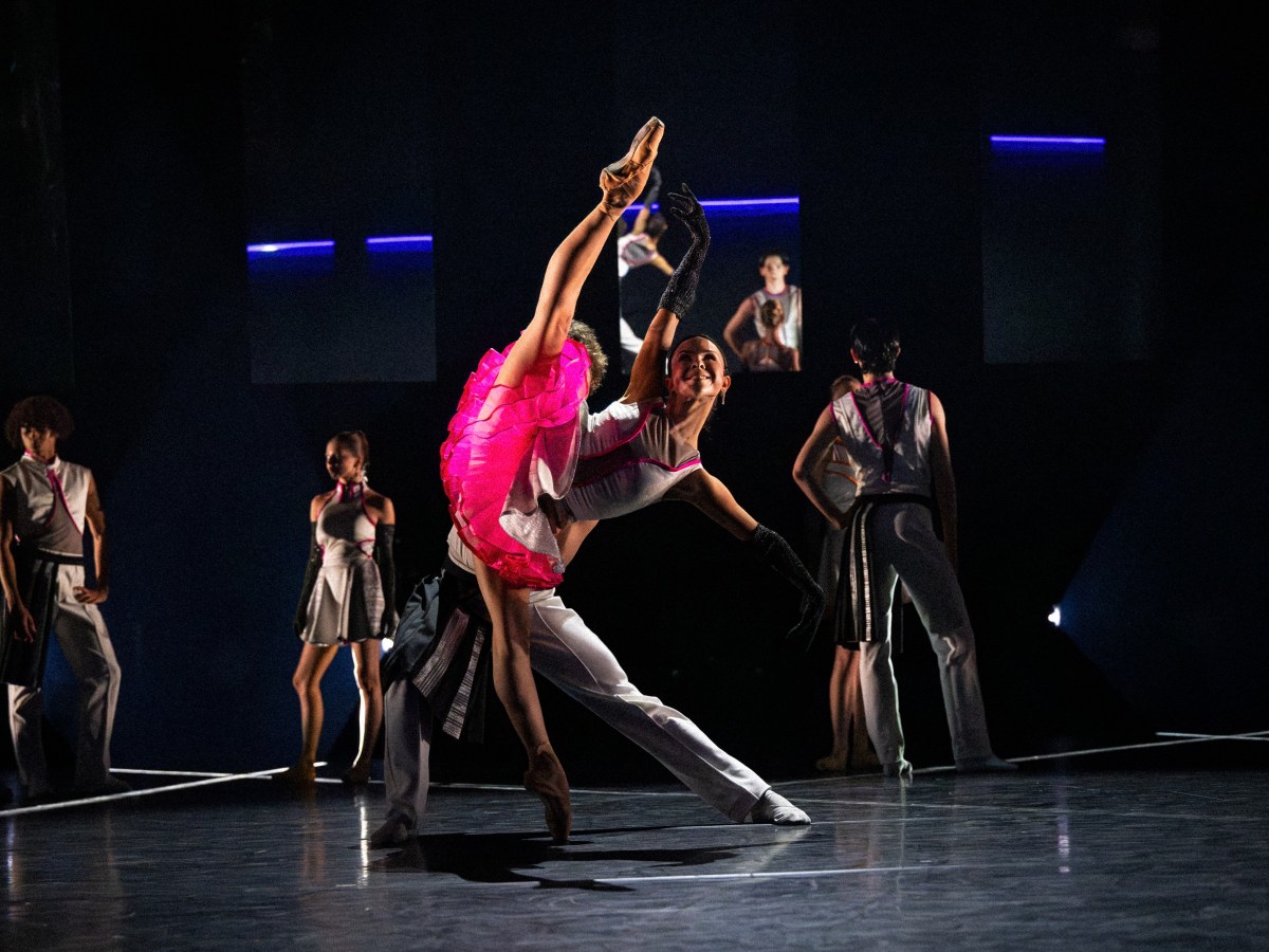 Välartad klubbkväll. Dugan/Naharin på Kungliga&nbsp;Operan